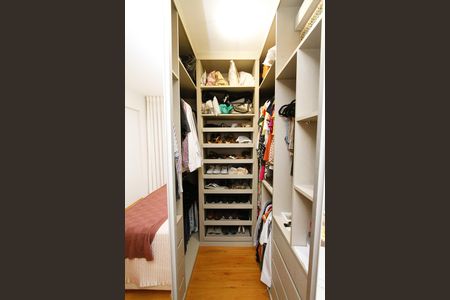 Apartamento à venda com 77m², 3 quartos e 2 vagasCloset da suíte