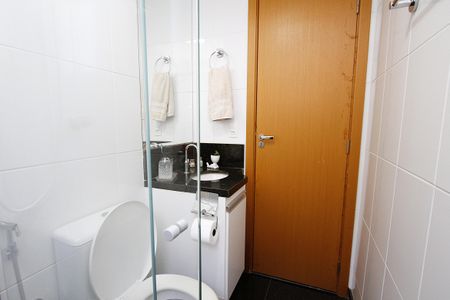 Apartamento à venda com 77m², 3 quartos e 2 vagasBanheiro Social