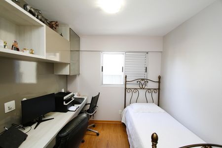 Apartamento à venda com 77m², 3 quartos e 2 vagasQuarto 2