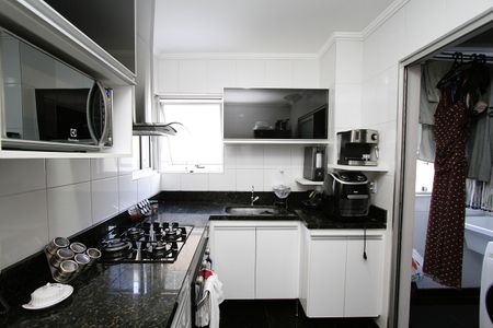 Apartamento à venda com 77m², 3 quartos e 2 vagasCozinha