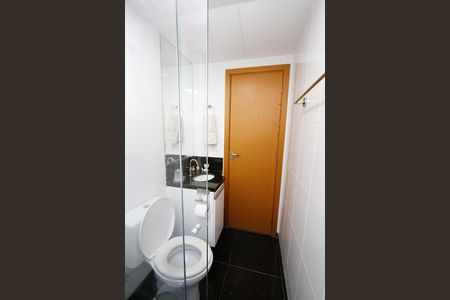 Apartamento à venda com 77m², 3 quartos e 2 vagasBanheiro Social