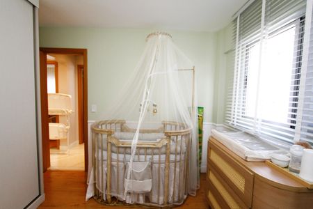 Apartamento à venda com 77m², 3 quartos e 2 vagasQuarto 3