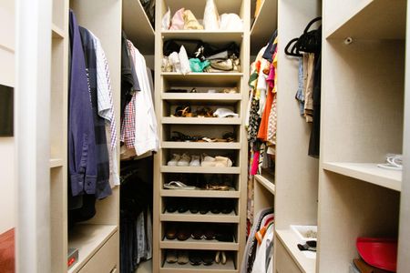 Apartamento à venda com 77m², 3 quartos e 2 vagasCloset da suíte