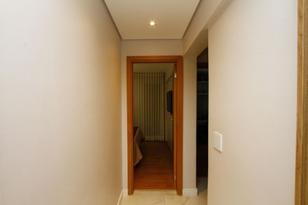 Corredor de apartamento à venda com 3 quartos, 77m² em Cinquentenario, Belo Horizonte