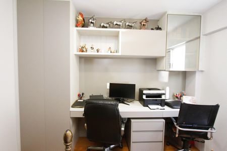 Apartamento à venda com 77m², 3 quartos e 2 vagasQuarto 2