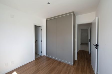 Apartamento à venda com 77m², 2 quartos e 2 vagasQuarto 2