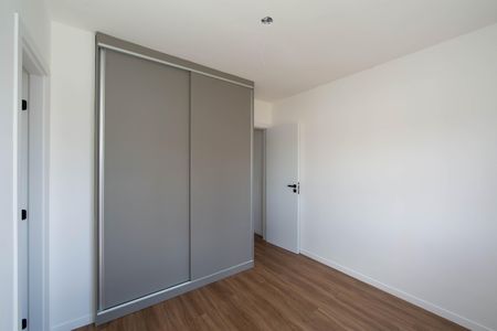 Apartamento à venda com 77m², 2 quartos e 2 vagasQuarto 2