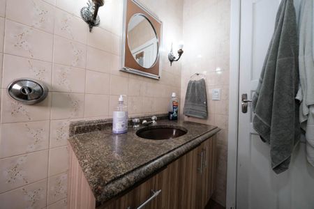 Casa à venda com 127m², 2 quartos e 1 vagaBanheiro