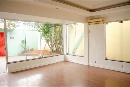 Casa para alugar com 3 quartos, 139m² em Crimeia Leste, Goiânia
