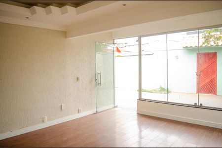 Casa para alugar com 3 quartos, 139m² em Crimeia Leste, Goiânia