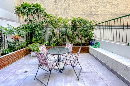 Apartamento à venda com 67m², 2 quartos e sem vagaÁrea comum