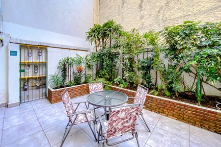 Apartamento à venda com 67m², 2 quartos e sem vagaÁrea comum