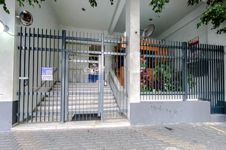 Apartamento à venda com 67m², 2 quartos e sem vagaFachada - Plaquinha