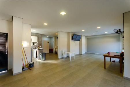 Apartamento para alugar com 68m², 2 quartos e 1 vaga Apartamento para alugar com 68m², 2 quartos e 1 vagaÁrea comum - Salão de festas
