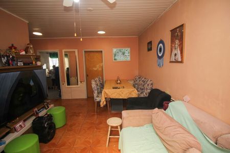 Casa à venda com 100m², 4 quartos e 2 vagasSala