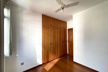 Apartamento à venda com 75m², 3 quartos e 2 vagasQuarto 2