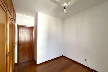 Apartamento à venda com 75m², 3 quartos e 2 vagasQuarto 2