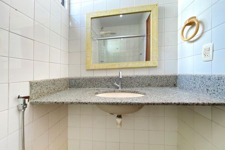 Apartamento à venda com 75m², 3 quartos e 2 vagasBanheiro da Suíte 1