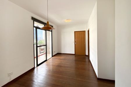 Sala de apartamento à venda com 3 quartos, 75m² em Colégio Batista, Belo Horizonte