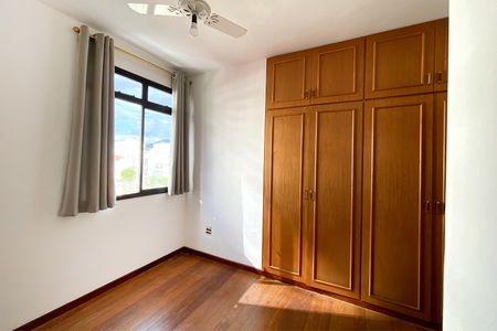 Apartamento à venda com 75m², 3 quartos e 2 vagasQuarto 2