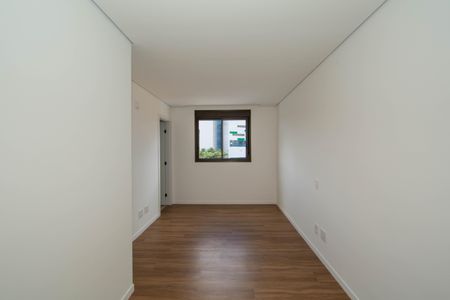 Apartamento à venda com 127m², 2 quartos e 2 vagasSuíte