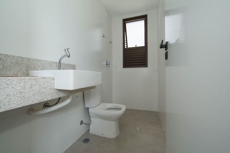 Apartamento à venda com 127m², 2 quartos e 2 vagasBanheiro da Suíte 2