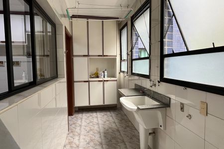 Apartamento para alugar com 220m², 3 quartos e 2 vagasÁrea de Serviço