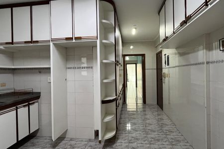 Apartamento para alugar com 220m², 3 quartos e 2 vagasCozinha