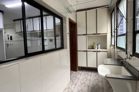 Apartamento para alugar com 220m², 3 quartos e 2 vagasÁrea de Serviço