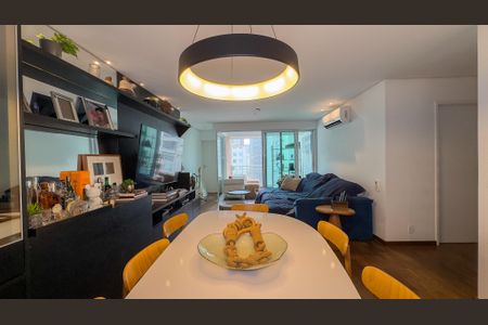Apartamento à venda com 104m², 2 quartos e 2 vagasSala