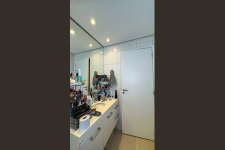 Apartamento à venda com 104m², 2 quartos e 2 vagasBanheiro da Suíte 2