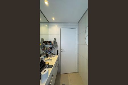 Apartamento à venda com 104m², 2 quartos e 2 vagasBanheiro da Suíte 2