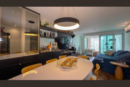 Apartamento à venda com 104m², 2 quartos e 2 vagasSala