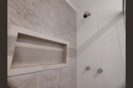 Casa de condomínio à venda com 137m², 4 quartos e 2 vagas Casa de condomínio à venda com 137m², 4 quartos e 2 vagasBanheiro social 1