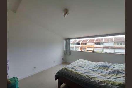 Casa de condomínio à venda com 137m², 4 quartos e 2 vagasQuarto 1