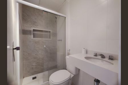 Casa de condomínio à venda com 137m², 4 quartos e 2 vagas Casa de condomínio à venda com 137m², 4 quartos e 2 vagasBanheiro social 1