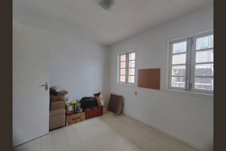 Casa de condomínio à venda com 137m², 4 quartos e 2 vagasQuarto 3