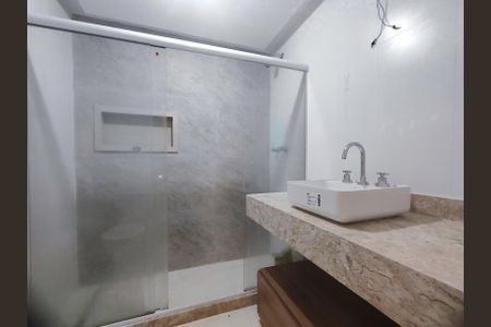 Banheiro da Suíte de casa de condomínio à venda com 4 quartos, 137m² em Recreio dos Bandeirantes, Rio de Janeiro