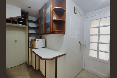 Casa de condomínio à venda com 137m², 4 quartos e 2 vagas Casa de condomínio à venda com 137m², 4 quartos e 2 vagasCozinha