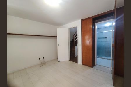 Casa de condomínio à venda com 137m², 4 quartos e 2 vagasSuíte