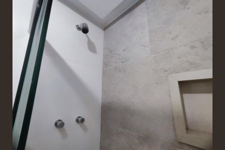 Casa de condomínio à venda com 137m², 4 quartos e 2 vagasBanheiro social 2