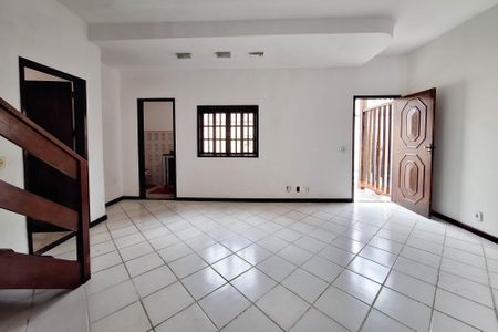 Casa à venda com 120m², 3 quartos e 2 vagasSala