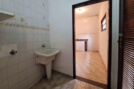 Casa à venda com 120m², 3 quartos e 2 vagasÁrea de Serviço
