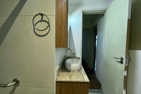 Apartamento para alugar com 120m², 3 quartos e 1 vaga Apartamento para alugar com 120m², 3 quartos e 1 vagaBanheiro 1