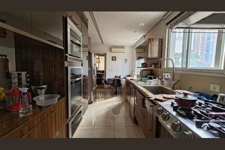 Apartamento à venda com 347m², 4 quartos e 5 vagasFoto 18