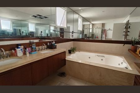 Apartamento à venda com 347m², 4 quartos e 5 vagasFoto 27