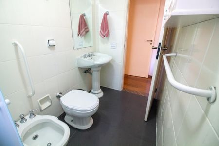 Apartamento à venda com 145m², 3 quartos e 2 vagasBanheiro da Suíte