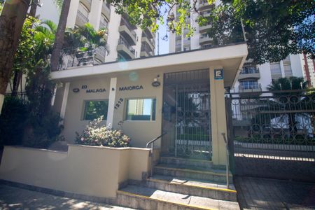 Apartamento à venda com 145m², 3 quartos e 2 vagasFachada e portaria