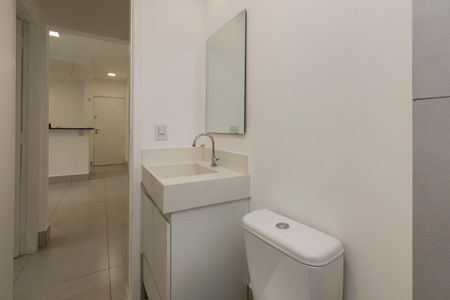 Banheiro de apartamento à venda com 1 quarto, 49m² em Cidade Monções, São Paulo