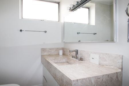 Apartamento para alugar com 75m², 2 quartos e 1 vaga Apartamento para alugar com 75m², 2 quartos e 1 vagaBanheiro